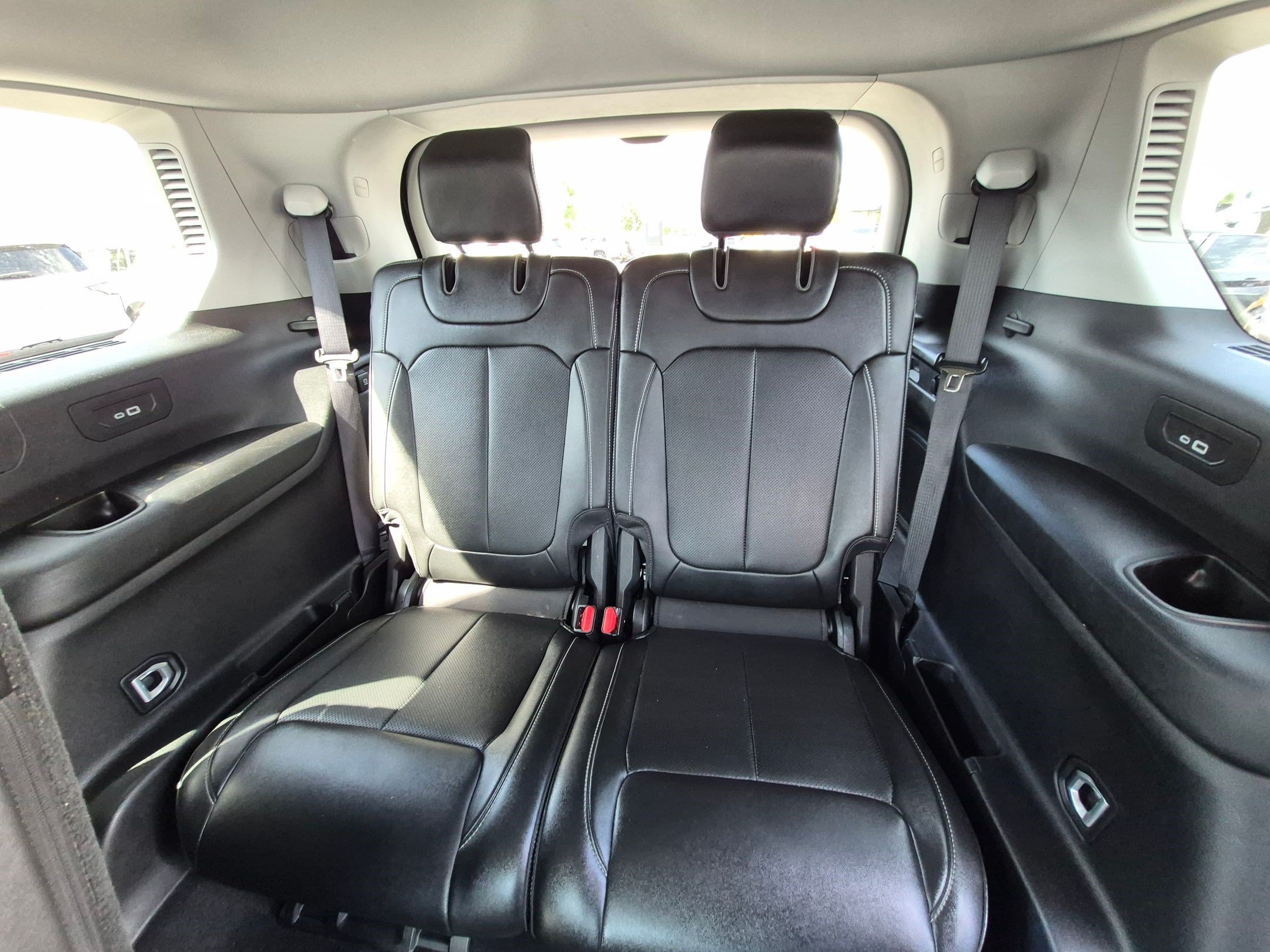 Used 2023 Baltic Gray Metallic Clearcoat Jeep Limited image 27