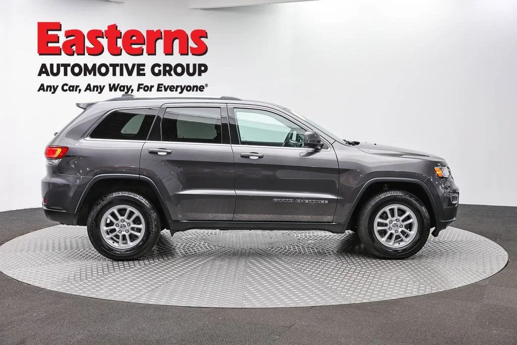 Used 2020 Gray Jeep Laredo E image 3