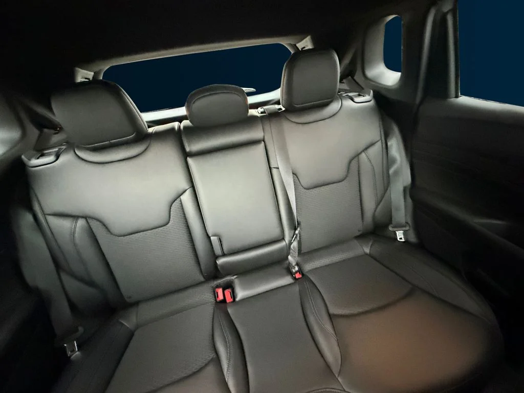 New 2026 Silver Jeep Latitude image 18