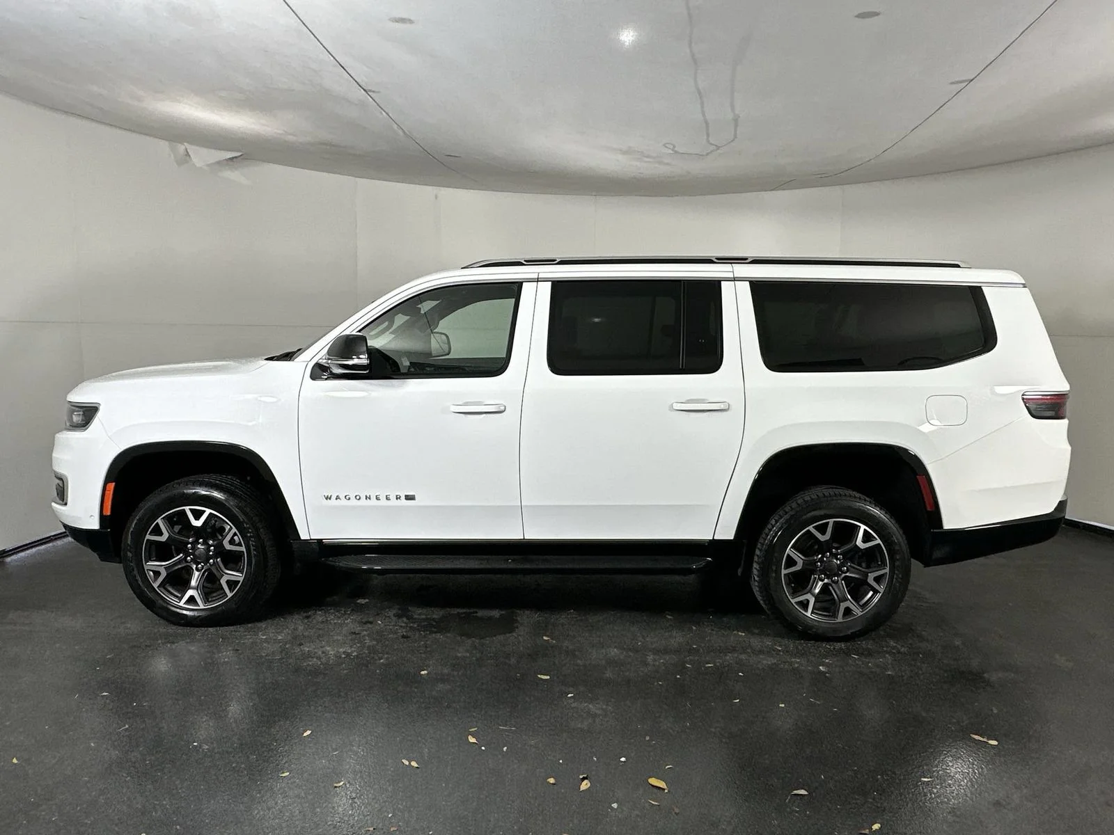 Used 2024 White Jeep Series III image 5