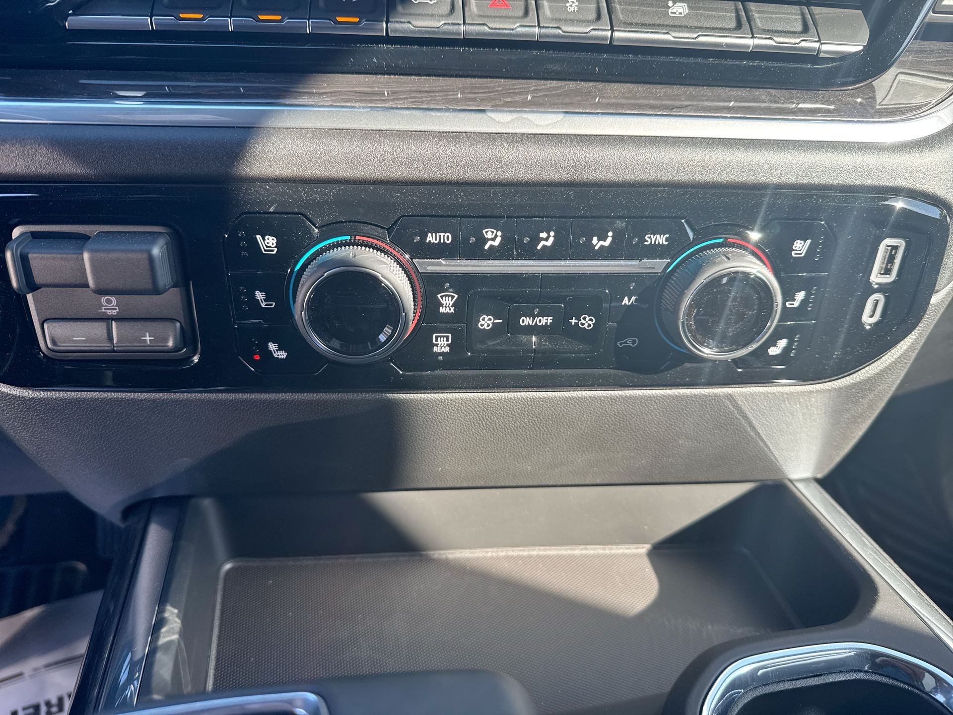 2025 Chevrolet Silverado 1500 LTZ - Photo 54