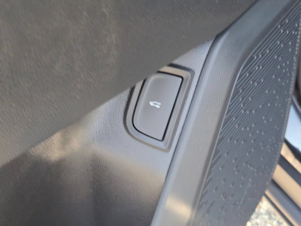 2027 Chevrolet Equinox LT - Photo 21