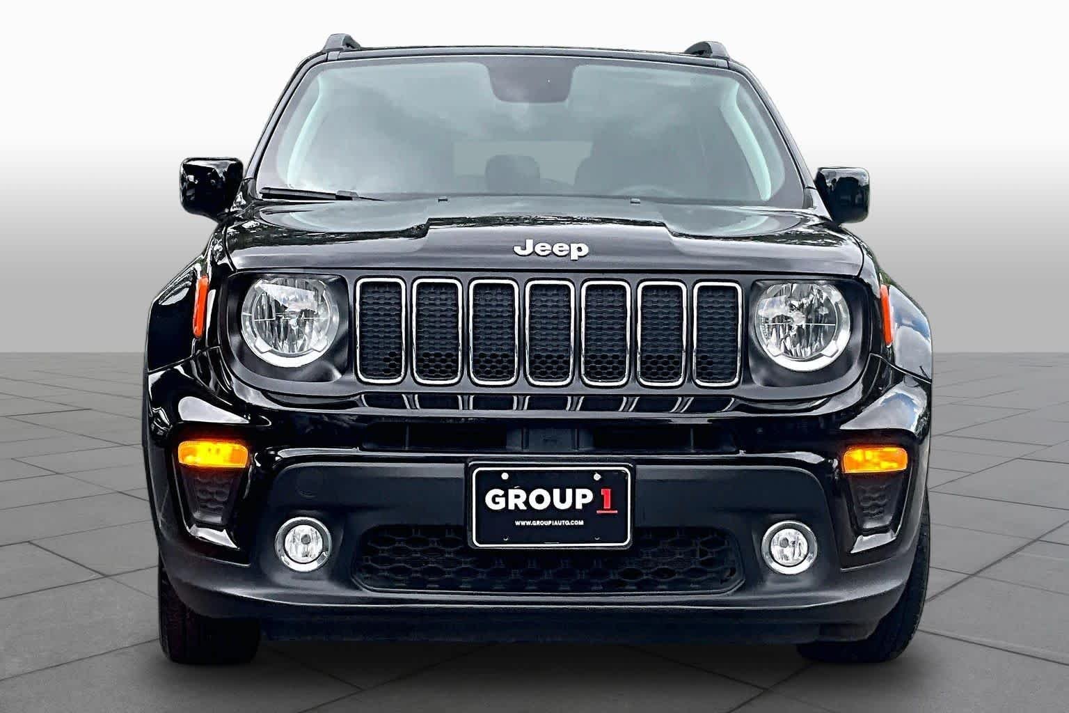 Used 2020 Black Clearcoat Jeep Latitude image 4