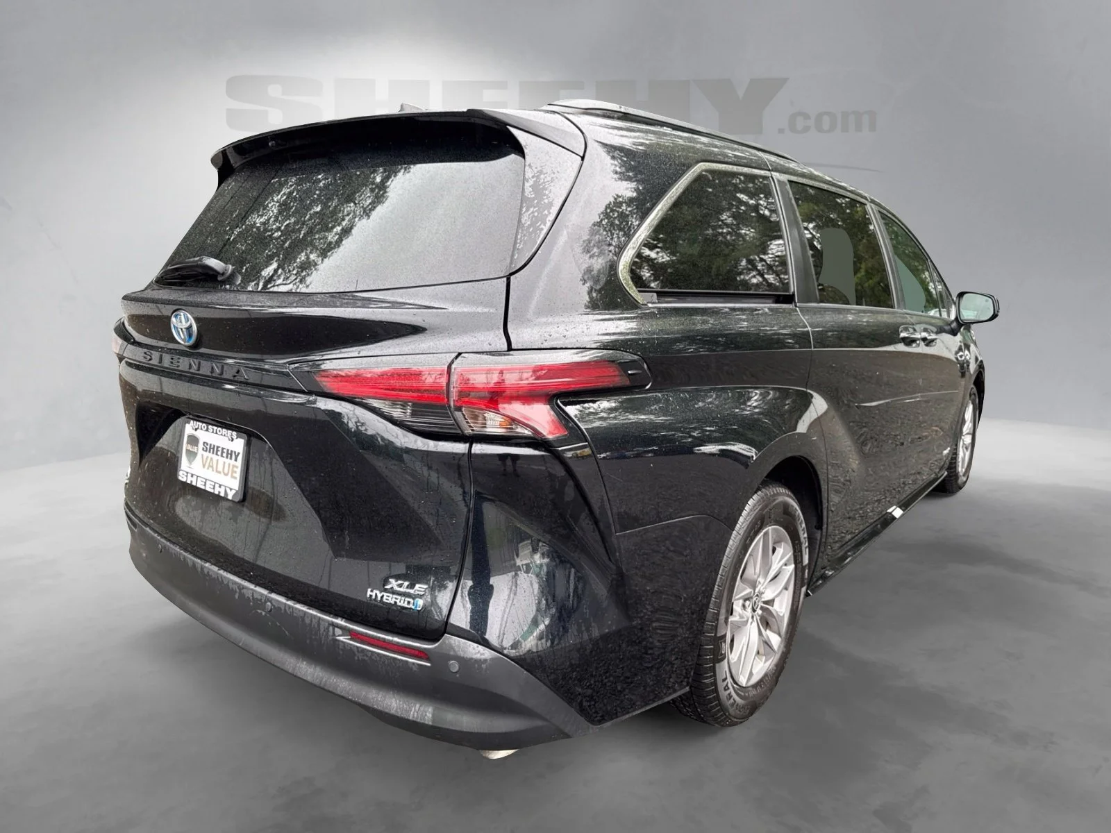 Used 2021 Midnight Black Metallic Toyota XLE image 12