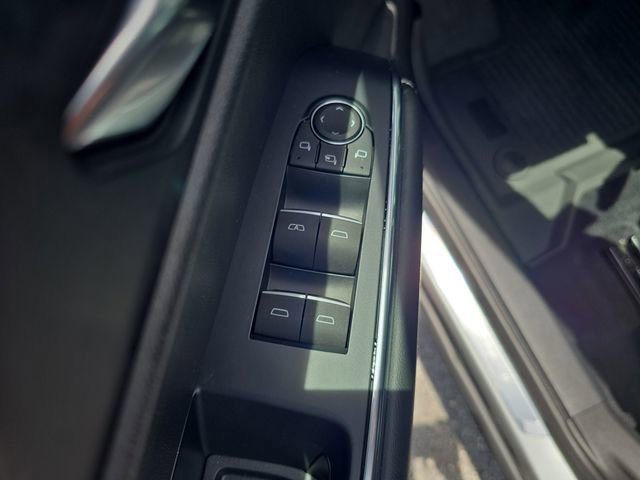 2024 GMC Acadia Denali - Photo 17