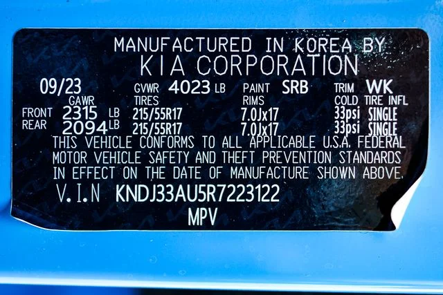 Used 2024 Blue Kia EX image 39