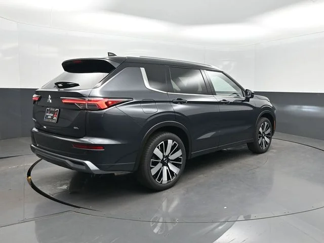 2025 Mitsubishi Outlander SEL - Photo 6