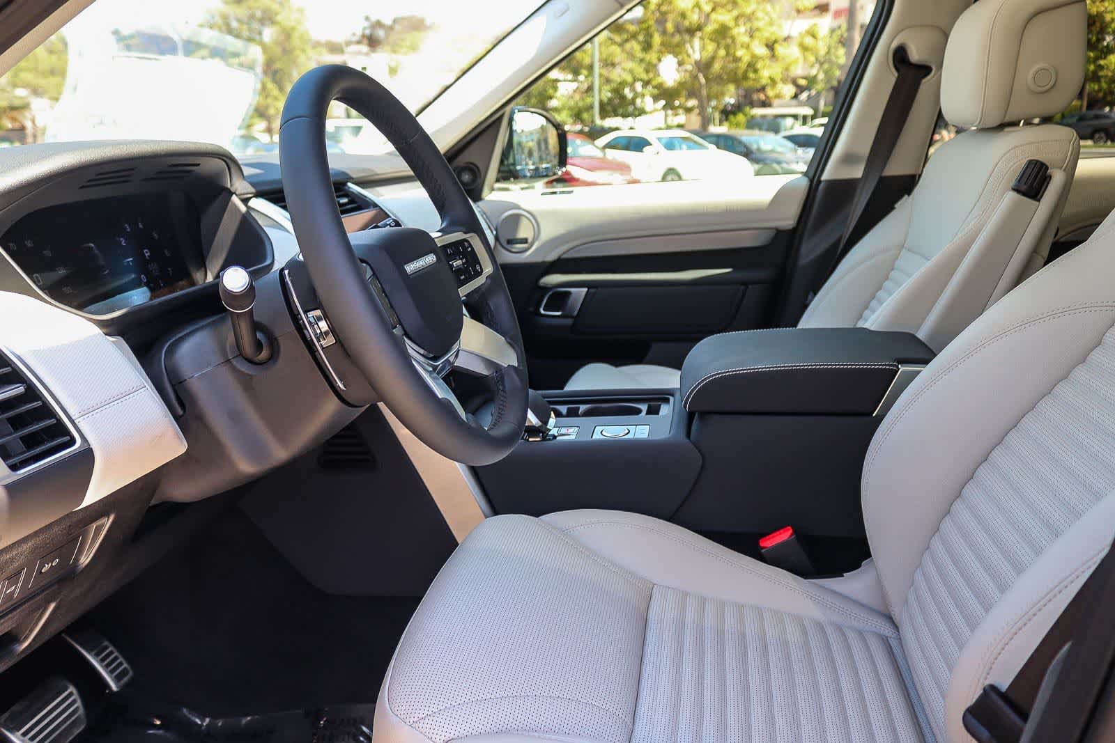 2026 Land Rover Discovery Gemini Edition - Photo 17