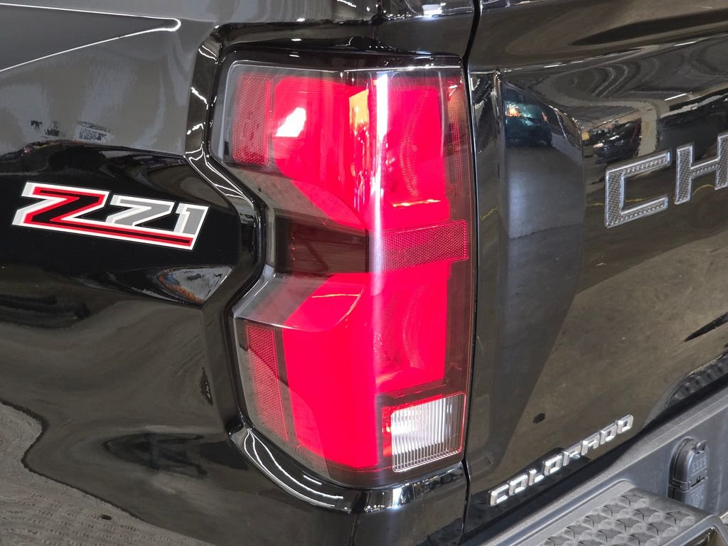 Used 2023 Black Chevrolet Z71 image 15