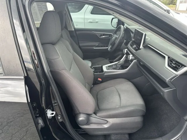2024 Toyota RAV4 XLE - Photo 24