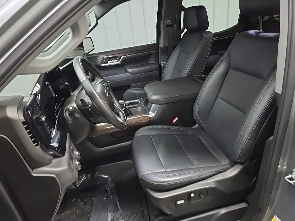 Used 2023 Gray Chevrolet RST image 29
