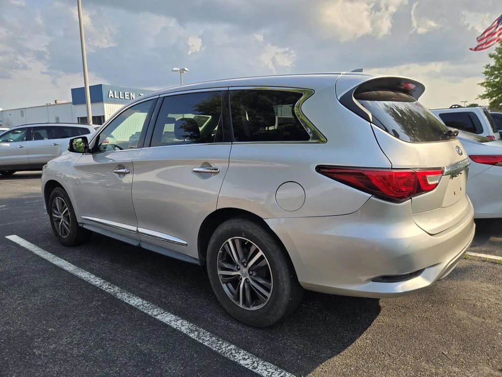 Used 2017 Silver INFINITI Base image 5