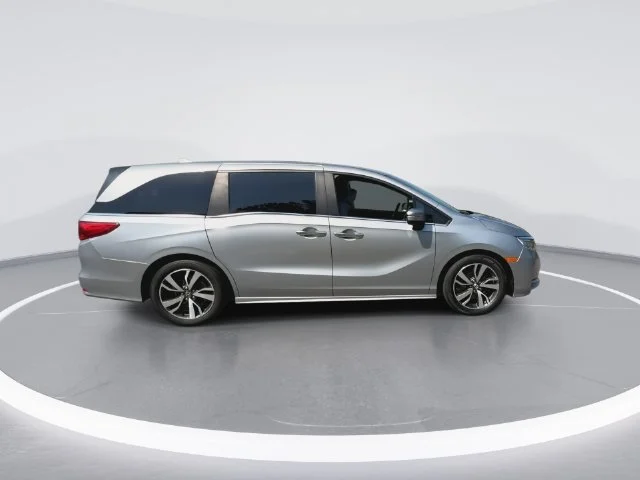 Used 2023 Silver Honda Touring image 12