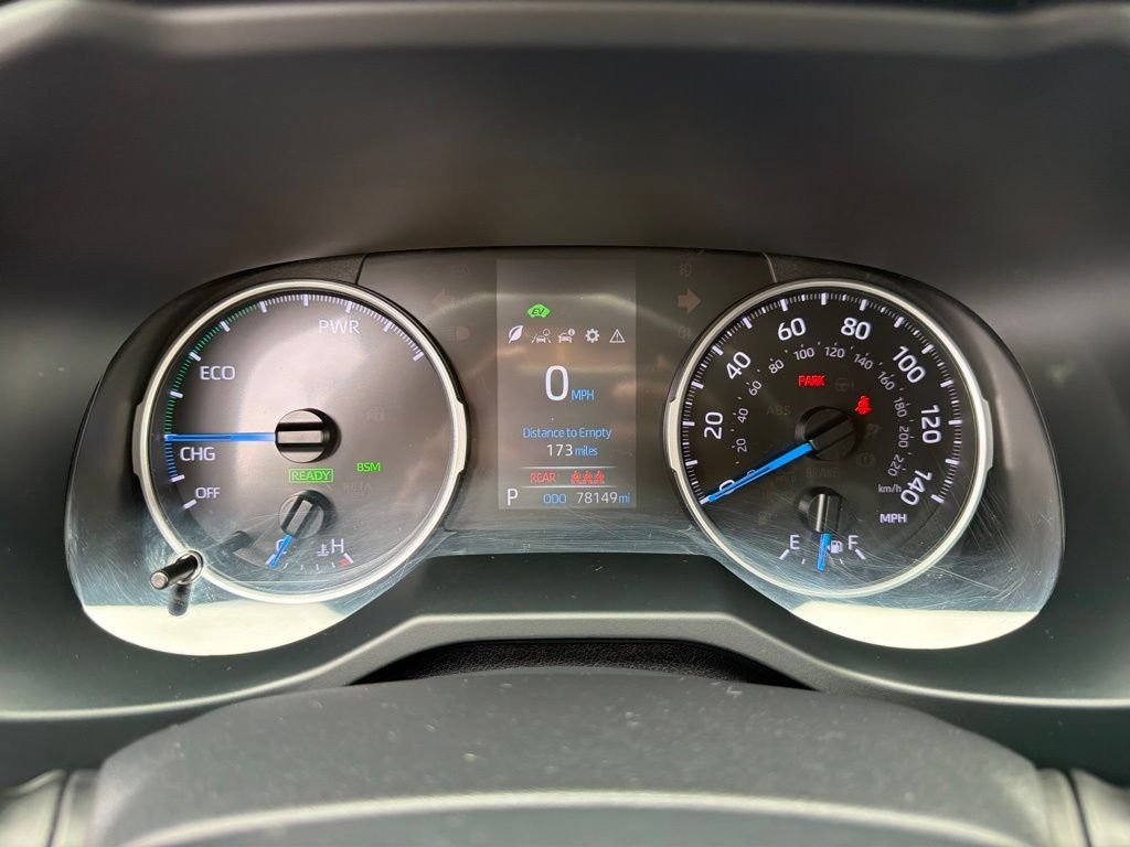 Used 2020 Silver Sky Metallic Toyota XLE image 18