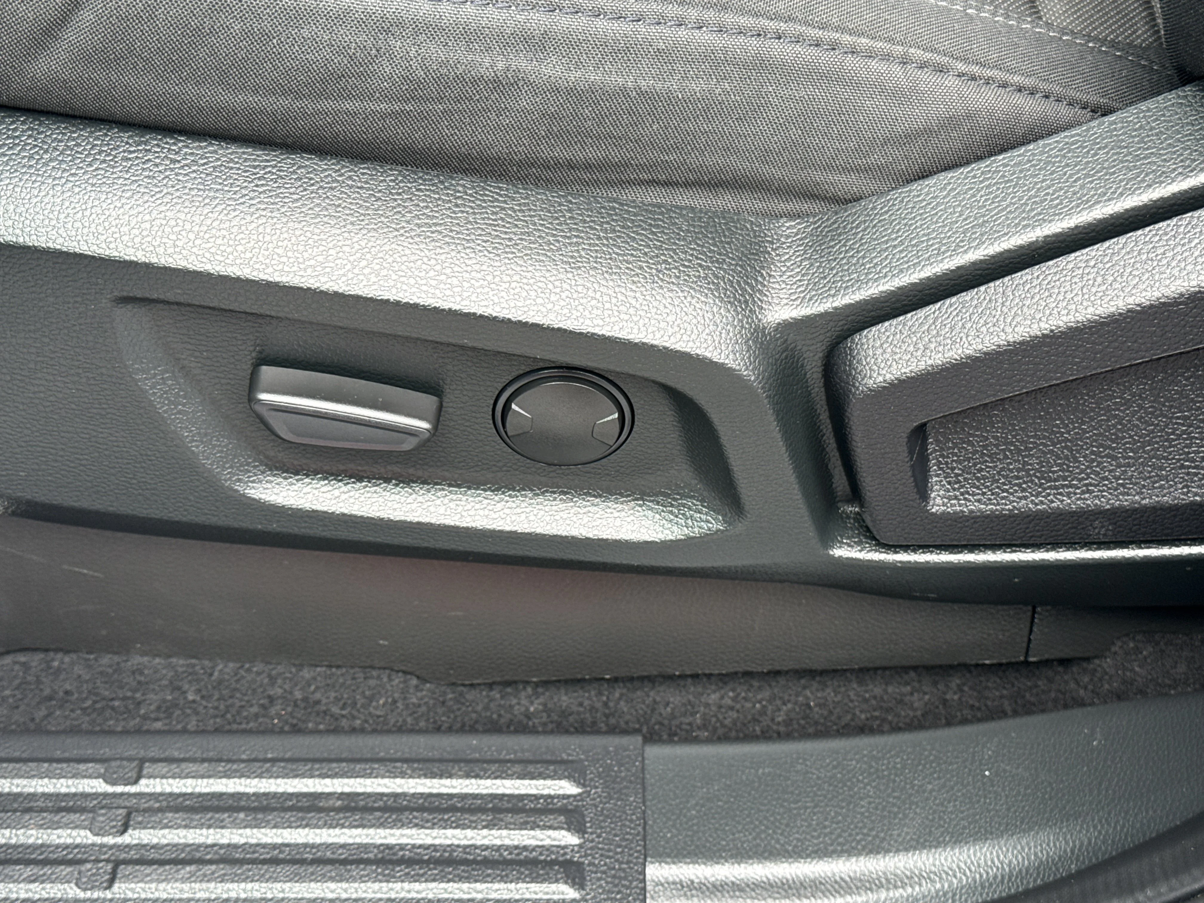 Used 2022 Carbonized Gray Metallic Ford XLT 4WD image 14