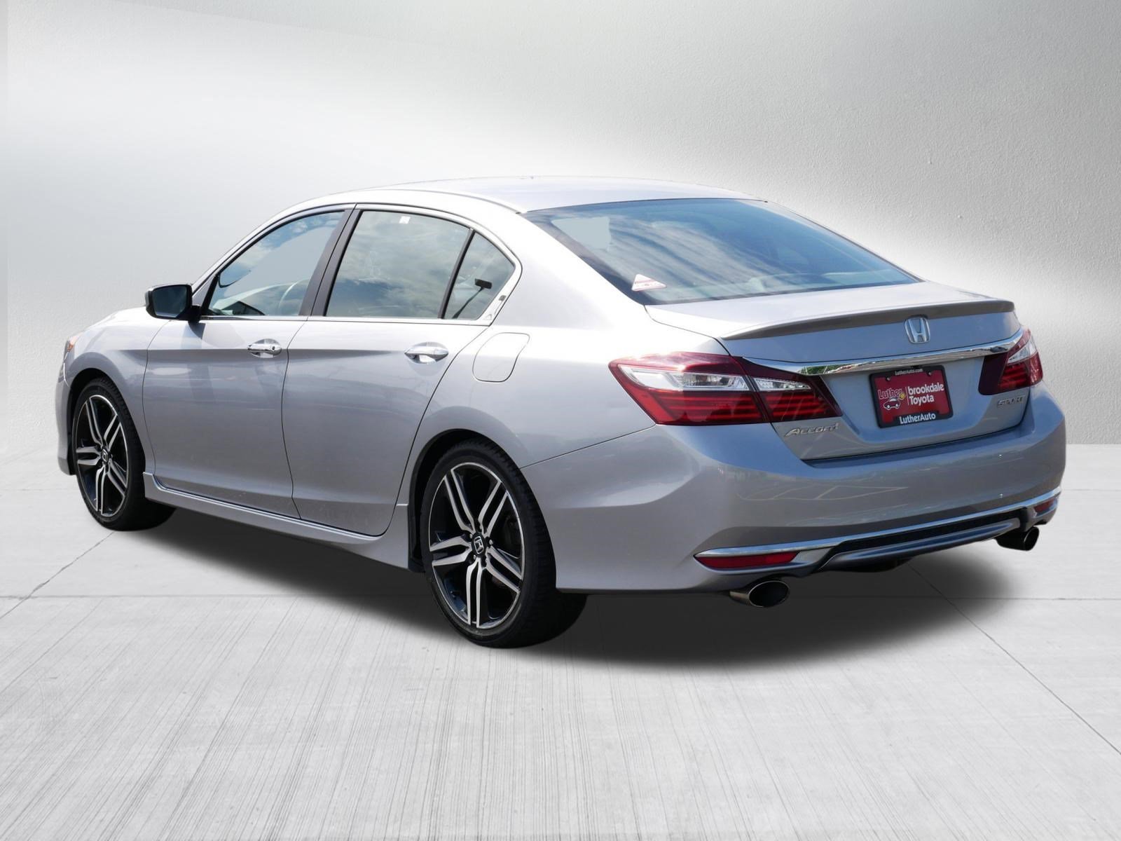Used 2016 Lunar Silver Metallic Honda Sport image 5
