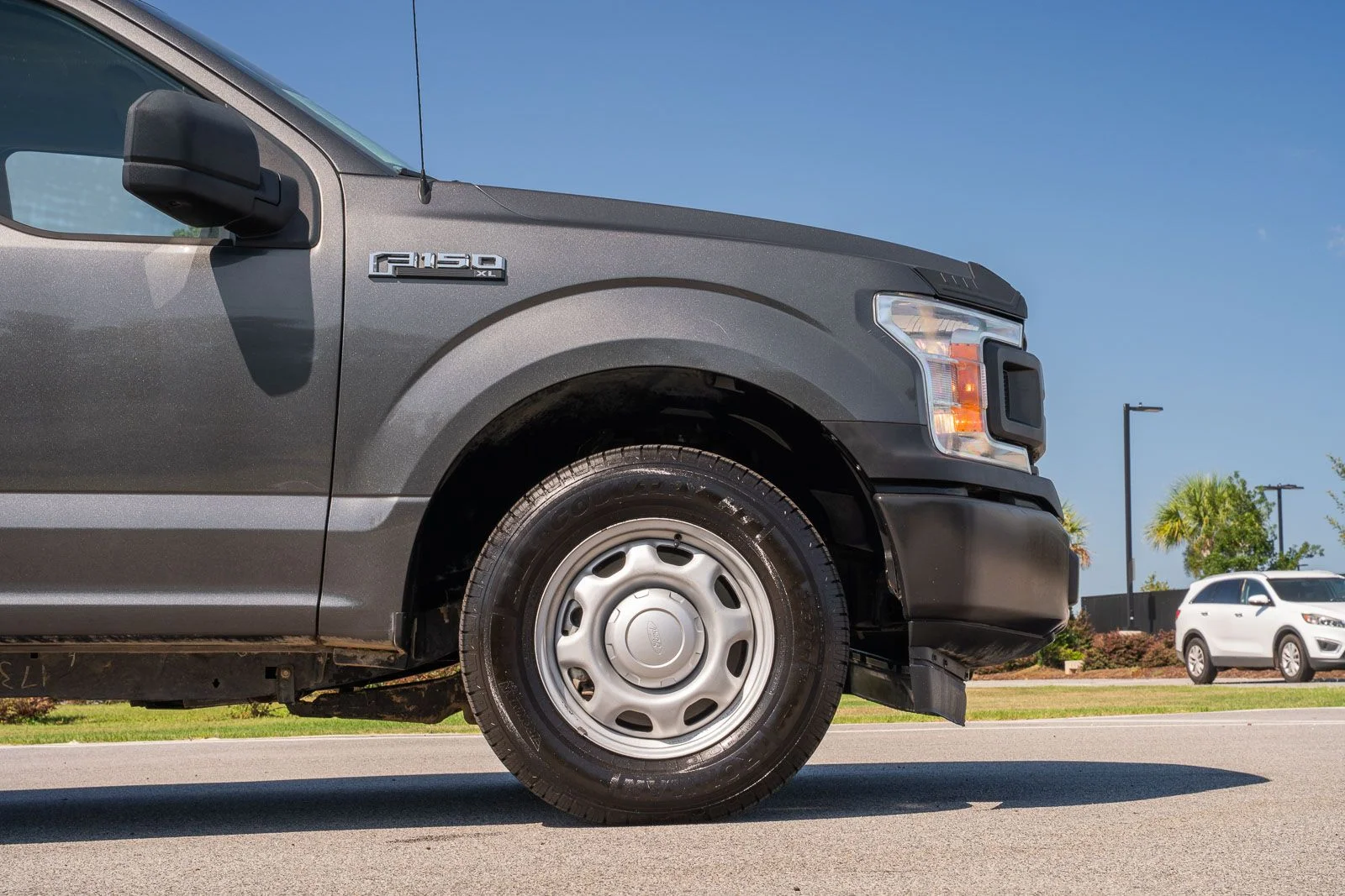 Used 2019 Gray Ford XL image 8