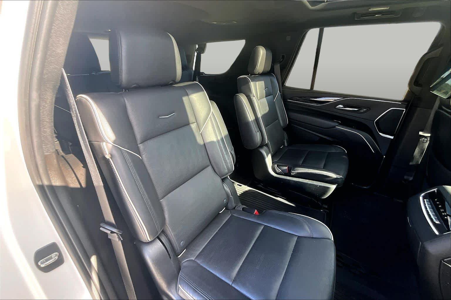 Used 2021 Crystal White Tricoat Cadillac Sport image 19