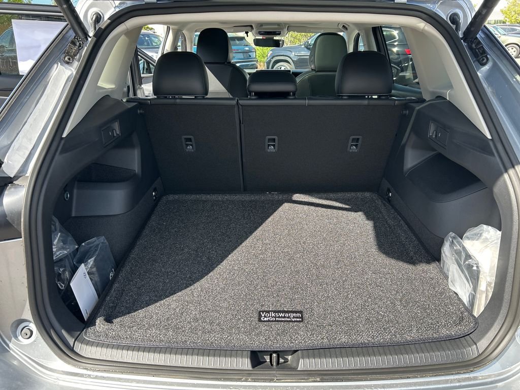 New 2026 Silver Volkswagen 2.0T SE image 13