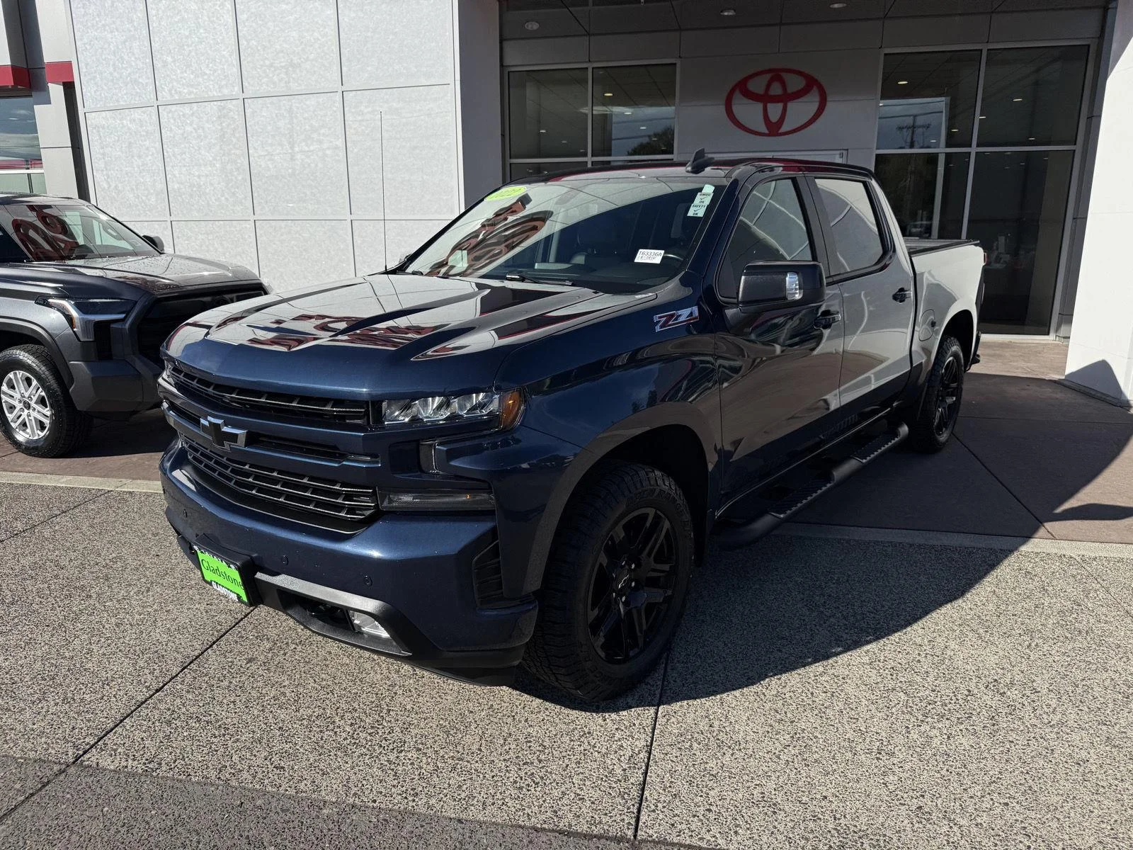 Used 2022 Northsky Blue Metallic Chevrolet RST image 2