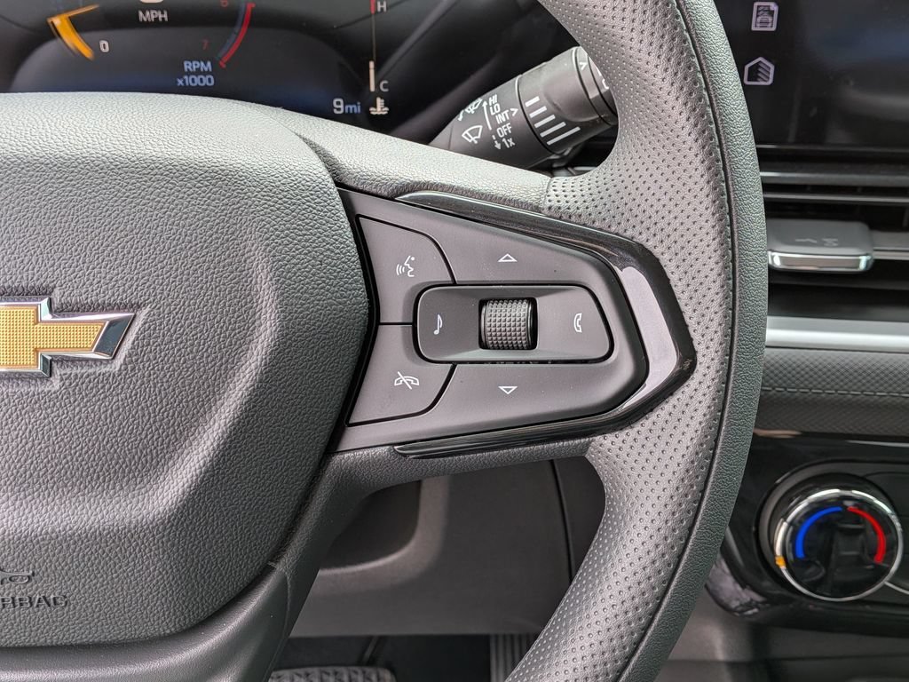 New 2026 Mosaic Black Metallic Chevrolet LT image 19