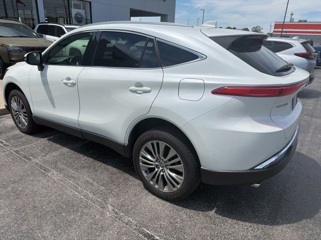 Used 2022 White Toyota XLE image 6