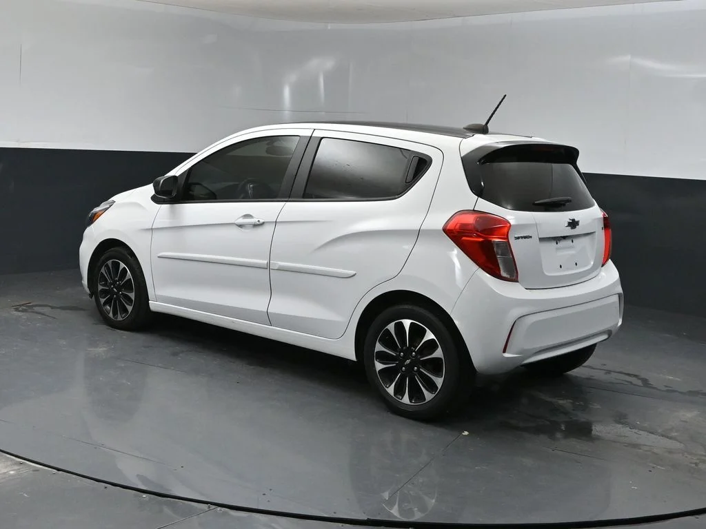 Used 2021 White Chevrolet 1LT image 4