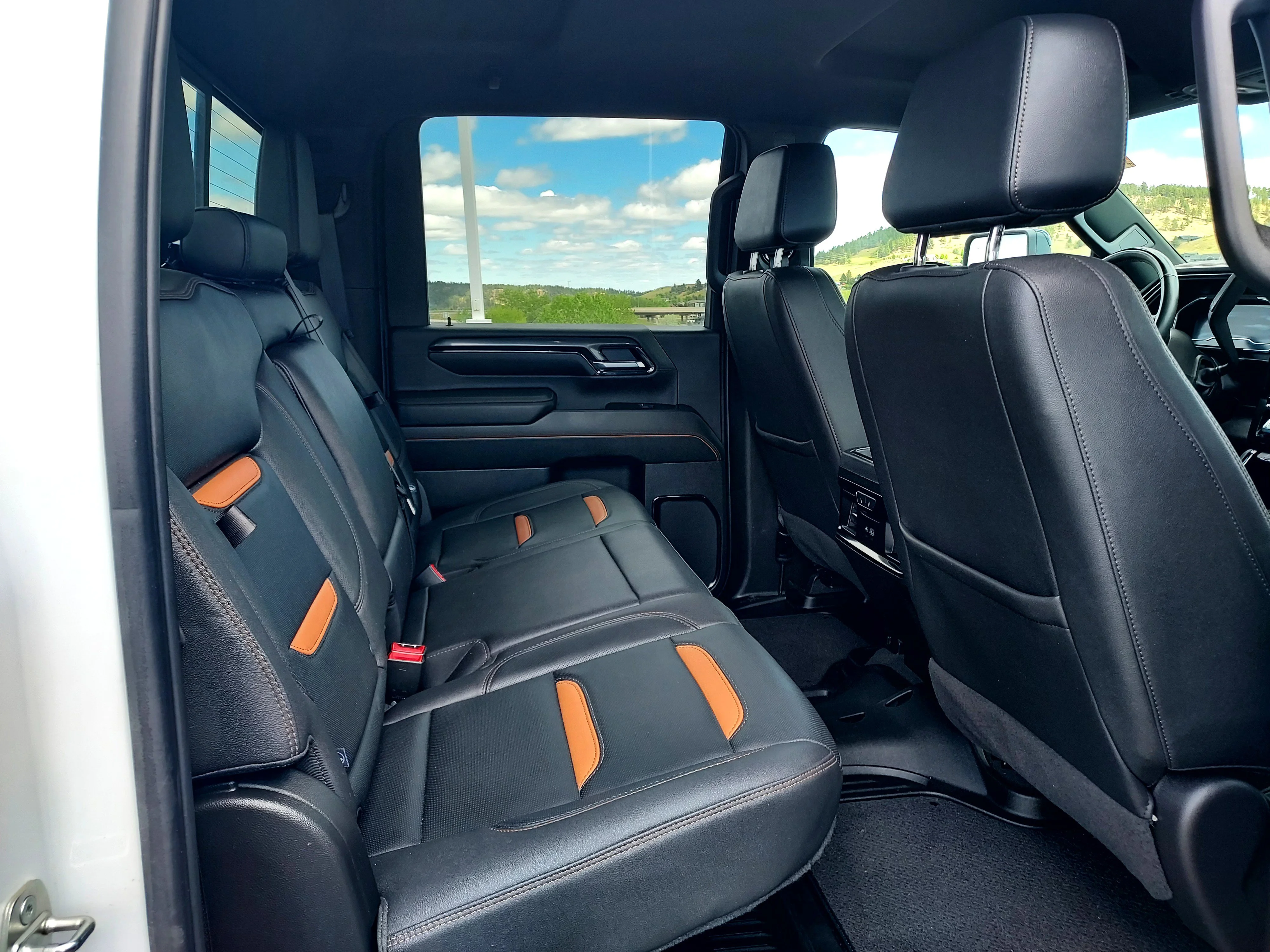 Used 2024 Summit White GMC AT4 image 23