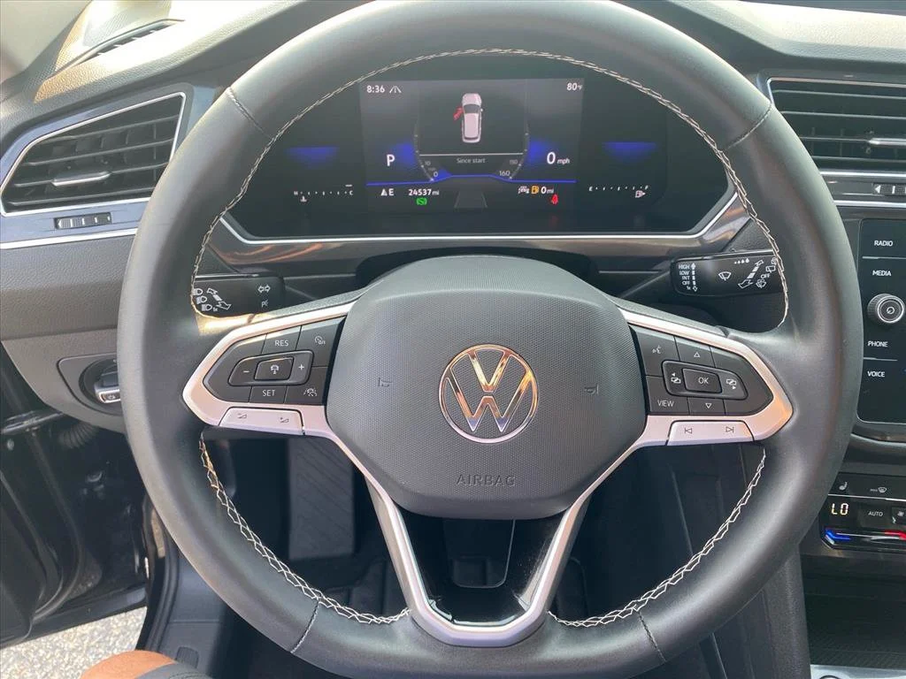 Used 2022 Deep Black Pearl Volkswagen 2.0T SE image 10