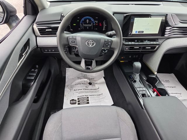 Used 2025  Toyota LE image 7