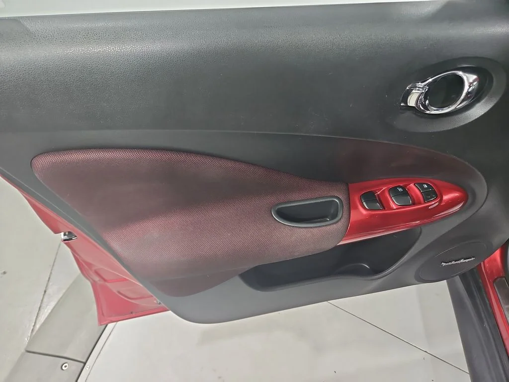 Used 2013 Red Nissan SL image 11