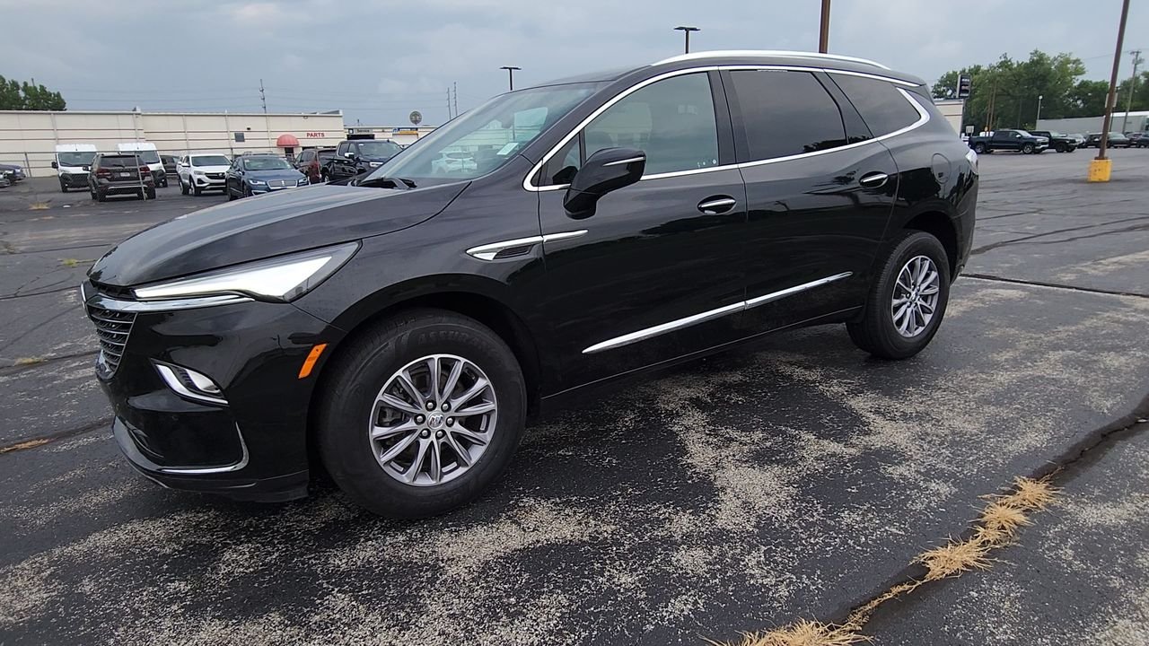 Used 2024 Black Buick Essence image 4