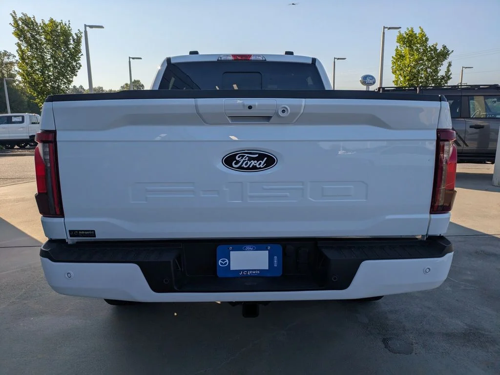 New 2026 Oxford White Ford XLT image 5