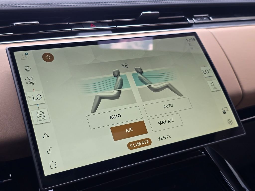 New 2026 Fuji White LAND ROVER SE image 24