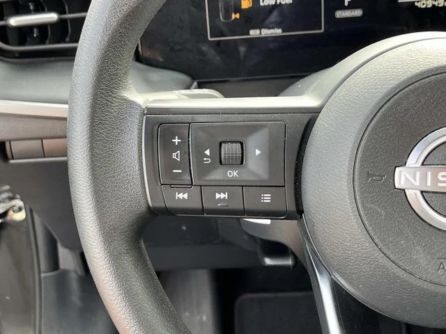 Used 2025 Black Nissan S image 27