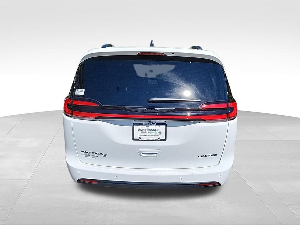 2026 Chrysler Pacifica Limited - Photo 10