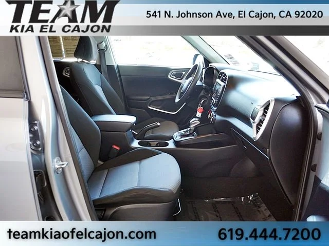 2023 Kia Soul LX - Photo 11