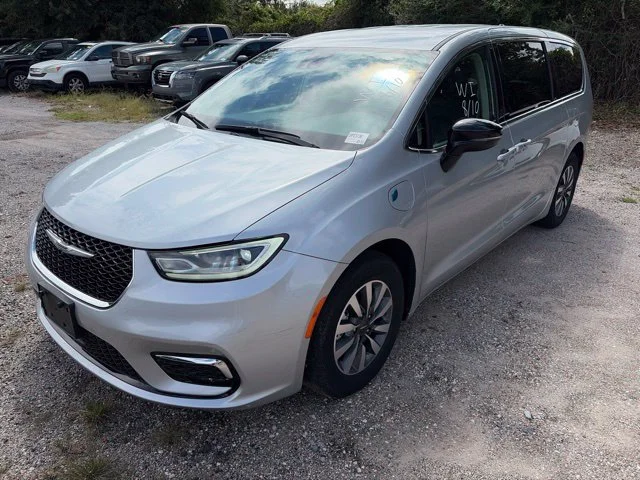 2024 Chrysler Pacifica PHEV Select