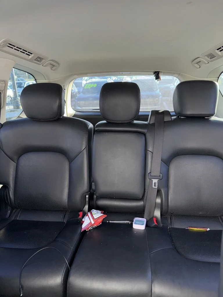 Used 2018 Black Nissan SL image 3