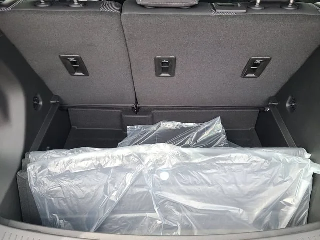 New 2027 Mosaic Black Metallic Chevrolet LT image 9