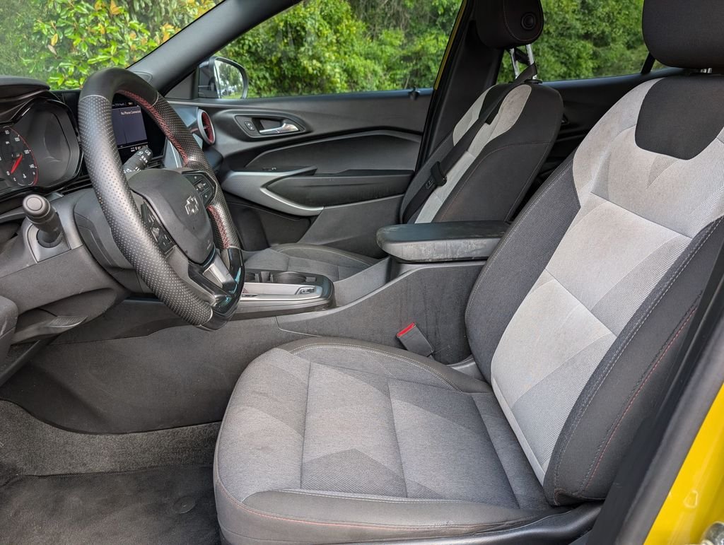 Used 2024 Yellow Chevrolet 1RS image 16