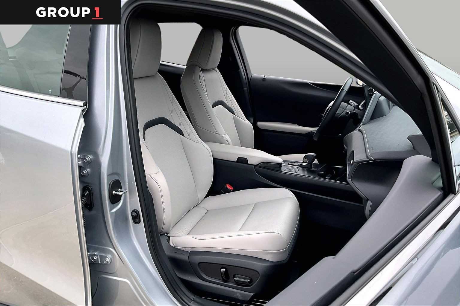 Certified Used 2025 Iridium Lexus Premium image 8