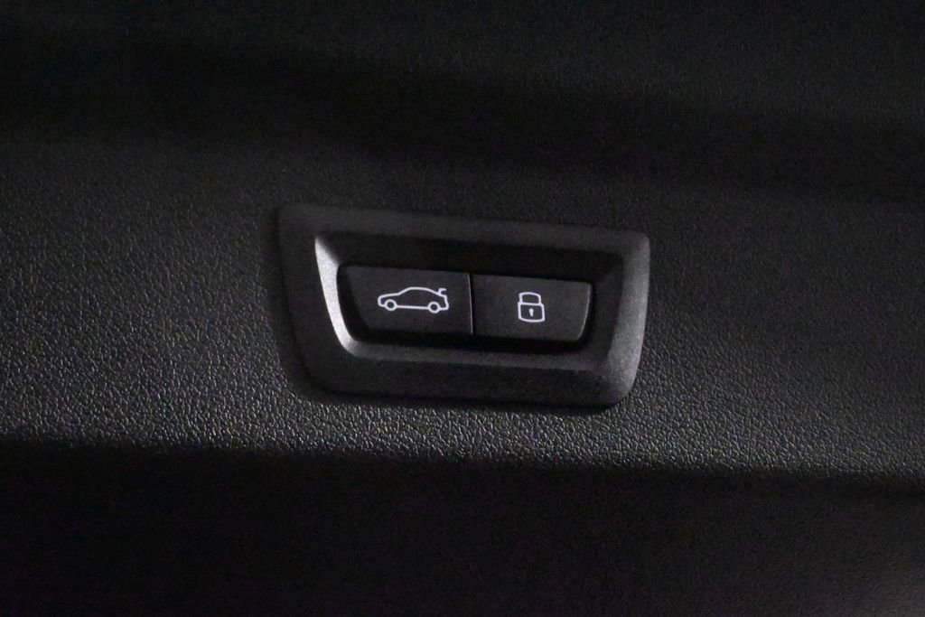 Used 2026 Red BMW xDrive28i image 38