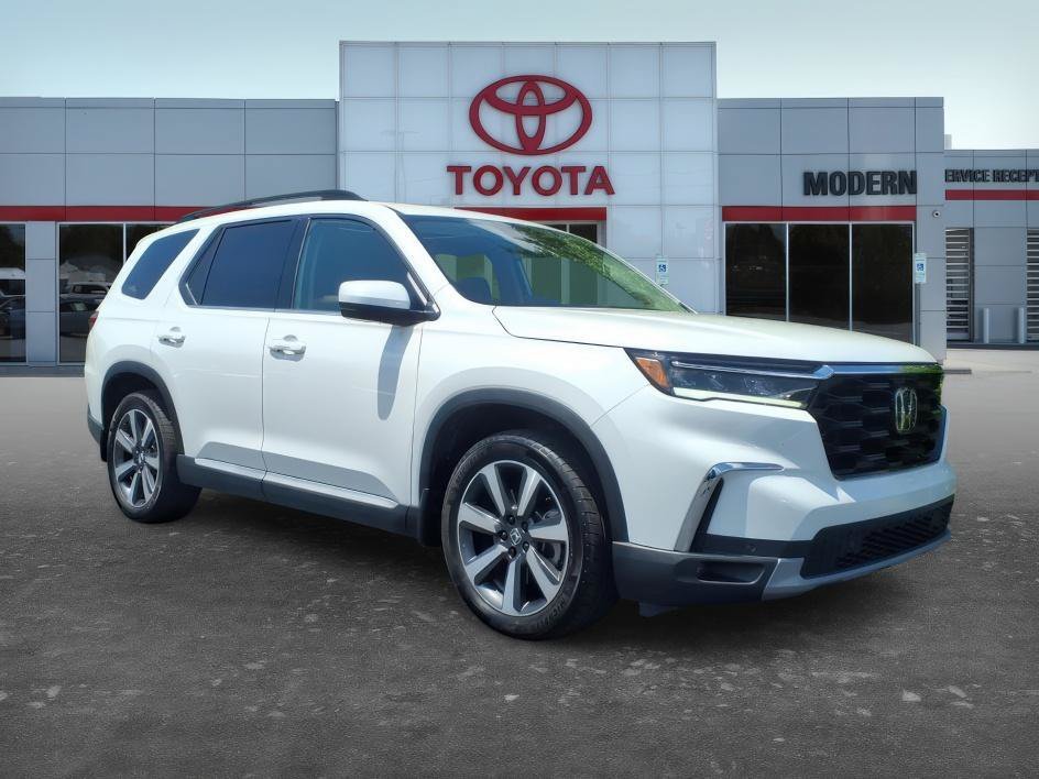 Used 2023 Platinum White Pearl Honda Touring image 9