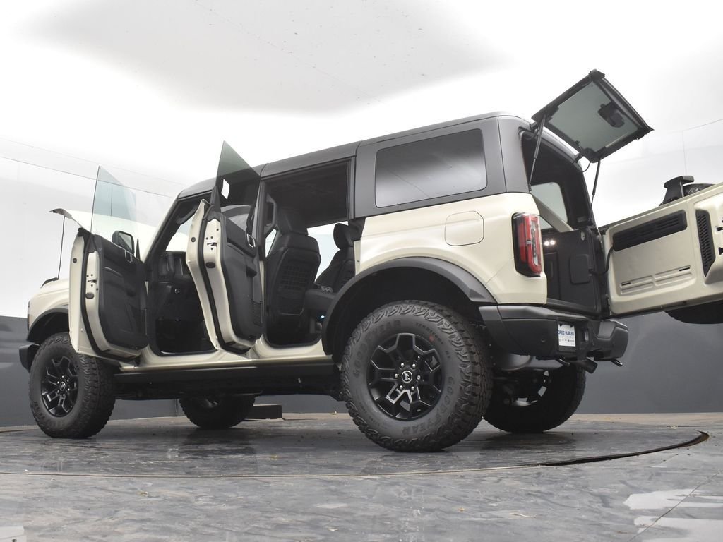 New 2026 Desert Sand Ford Badlands® image 38