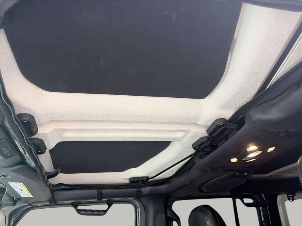 Used 2020 Gray Jeep Unlimited Sahara Altitude image 17