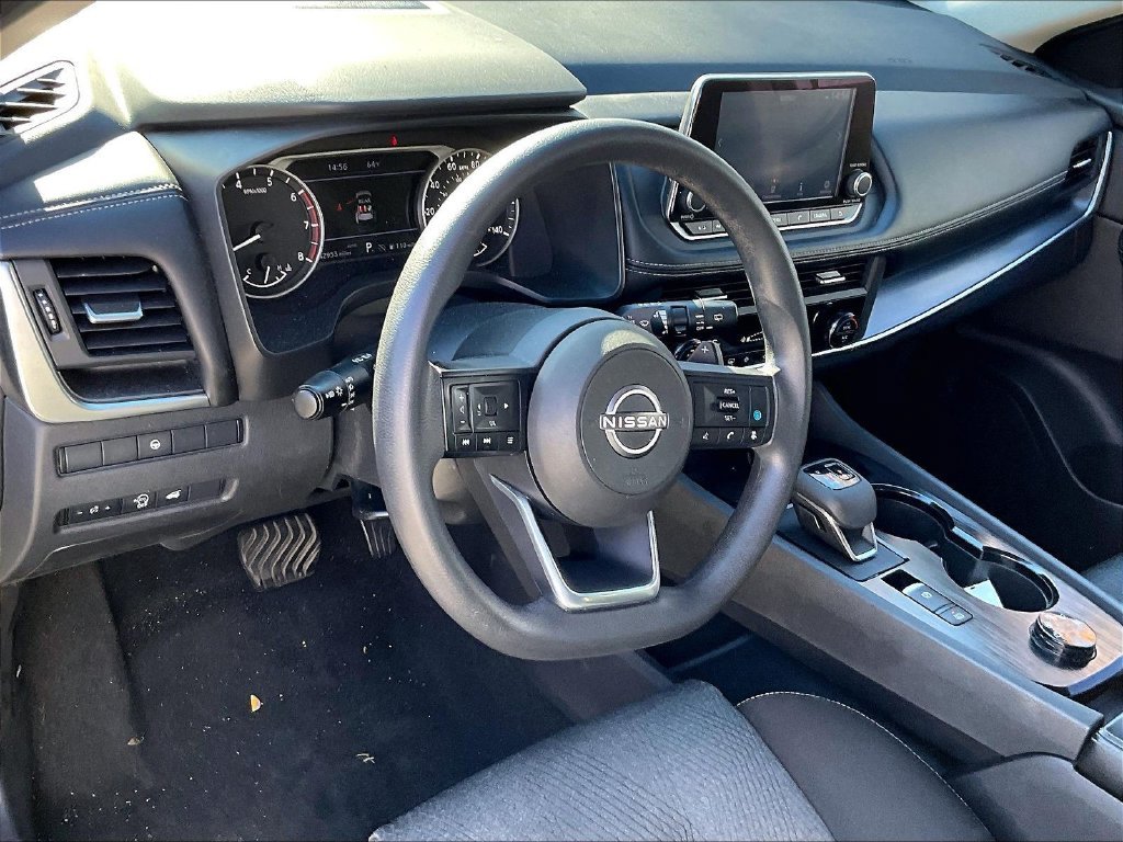 Used 2024 Brilliant Silver Metallic Nissan SV image 8