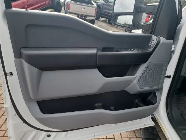 New 2026 Oxford White Ford XL image 19