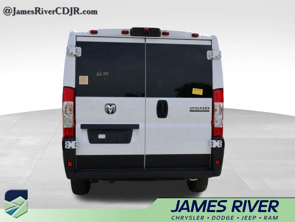 Used 2025 White Ram Base image 19