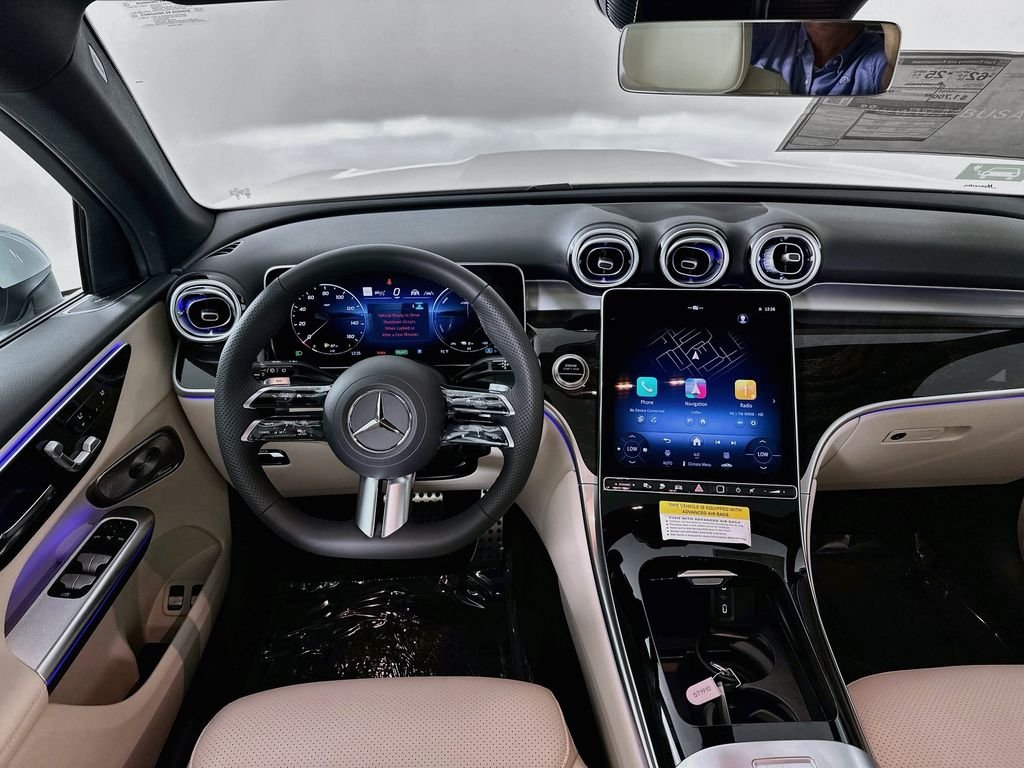 New 2027 MANUFAKTUR Moonlight White Metallic Mercedes-Benz GLC 350e image 24